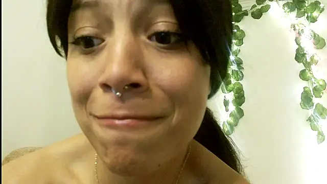 Snapshot of EIVIY1609 chatting on October 8, 2:10 pm EIVIY1609 online show from October 8, 2:10 pm