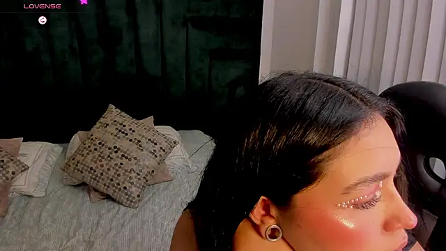 AvaScott  online show from March 13, 11:50 pm