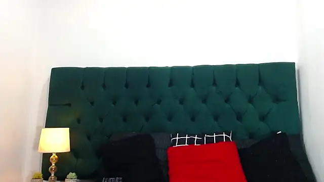 Ariatnaanddilan online show from November 4, 10:15 pm