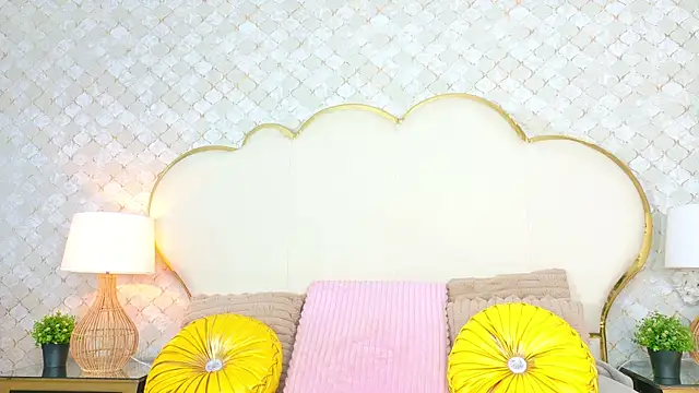 MadissonBonny  online show from July 31, 9:05 pm