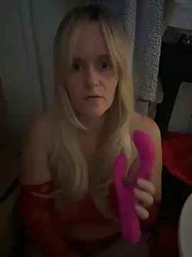 Snapshot of marialuna88 chatting on September 20, 3:10 pm marialuna88 online show from September 20, 3:10 pm