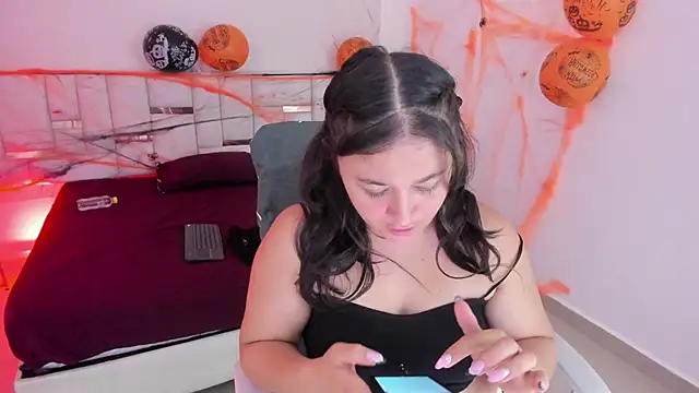 Snapshot of aradia_kiss chatting on October 15, 9:06 pm aradia kiss online show from October 15, 9:06 pm