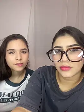 Snapshot of Sweet_and_Rous0 chatting on October 26, 3:35 am Sweet and Rous0 online show from October 26, 3:35 am