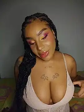Queen Amara online show from July 5, 4:08 am