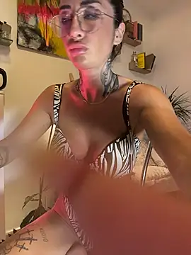 nikkaanderic online show from July 30, 7:48 pm
