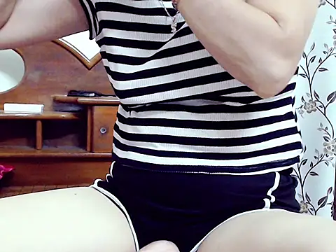 Ami 8x online show from October 9, 3:49 pm