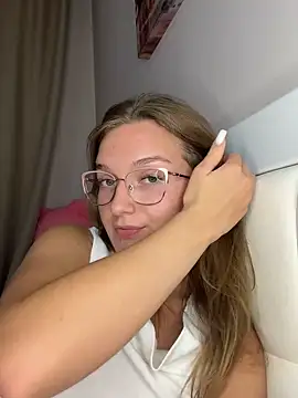 Bellatrisssaa online show from September 16, 6:27 pm