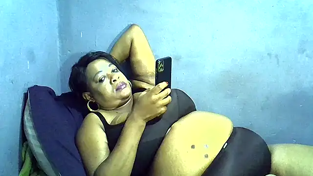 BUSTY QUEEEN online show from November 7, 4:56 pm