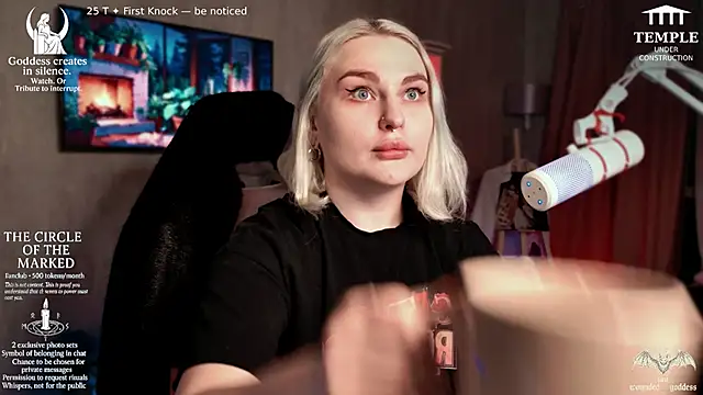 Wounded Goddess  online show from November 13, 8:30 pm