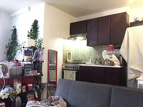 littyleesh1 online show from March 10, 7:51 pm