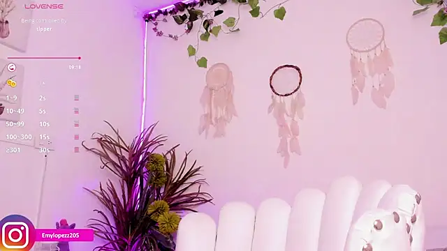 Emylopezz online show from December 4, 3:24 pm