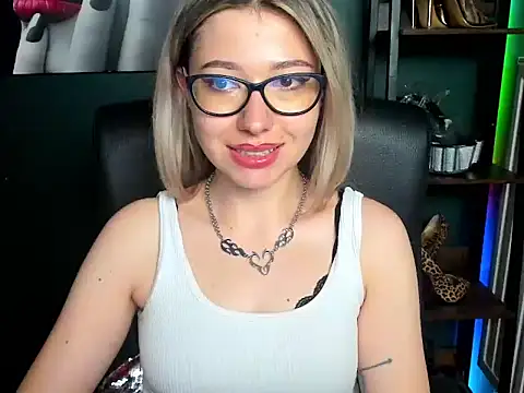 loveHeidi online show from July 15, 10:31 am