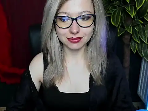 loveHeidi online show from April 30, 4:28 am