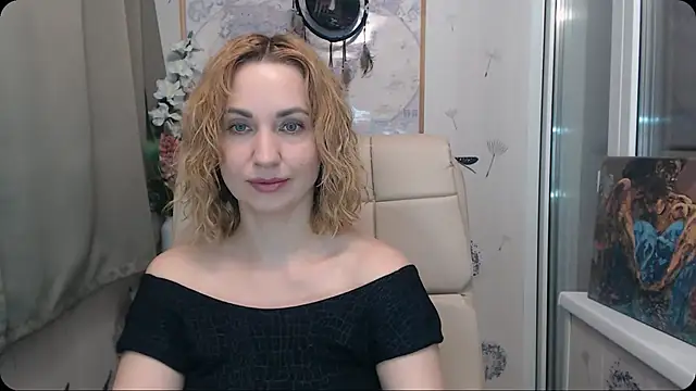 KatrinAlluring online show from January 14, 4:39 am