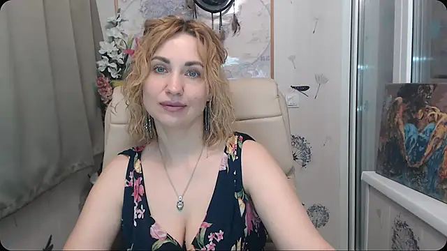 KatrinAlluring online show from December 15, 5:01 am