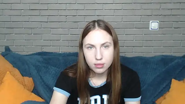 Snapshot of MellinGiG chatting on October 19, 5:09 am MellinGiG online show from October 19, 5:09 am
