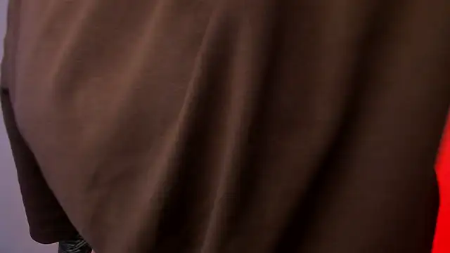 Snapshot of PeytonBox chatting on October 18, 12:19 pm PeytonBox online show from October 18, 12:19 pm