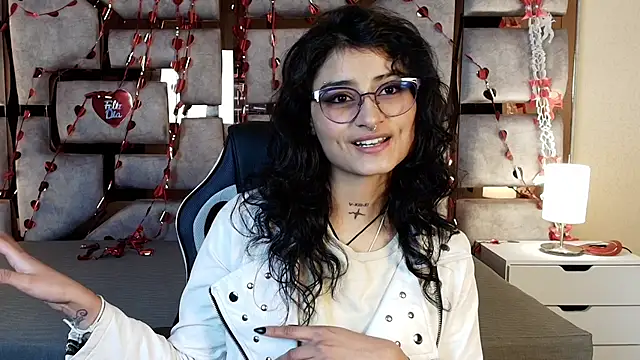 LilyRouset online show from September 15, 12:46 pm