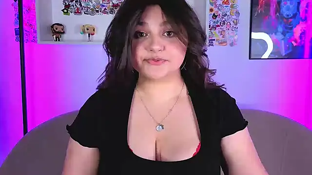 Snapshot of UR_BELLA chatting on September 20, 9:24 pm UR BELLA online show from September 20, 9:24 pm