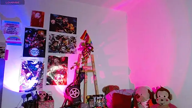 carolinerue online show from October 3, 3:44 am