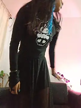 carolinerue online show from October 28, 10:54 am