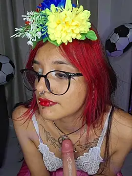 carolinerue online show from June 21, 4:49 am