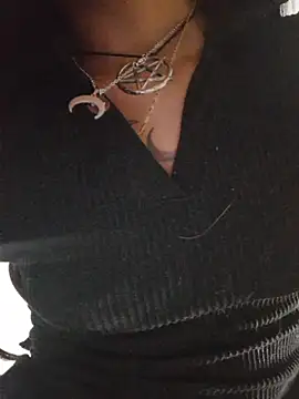 carolinerue online show from July 17, 3:44 am