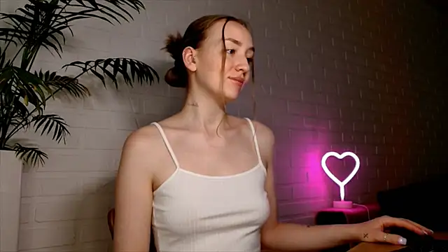 WhitePrincessLuna online show from July 20, 12:07 pm