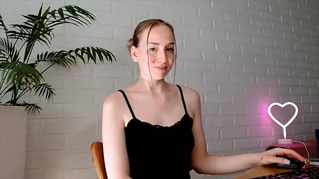 WhitePrincessLuna online show from July 16, 12:32 pm