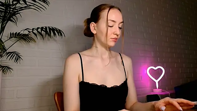 WhitePrincessLuna online show from July 28, 12:01 pm