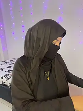 rhizanthella  online show from February 13, 9:05 pm