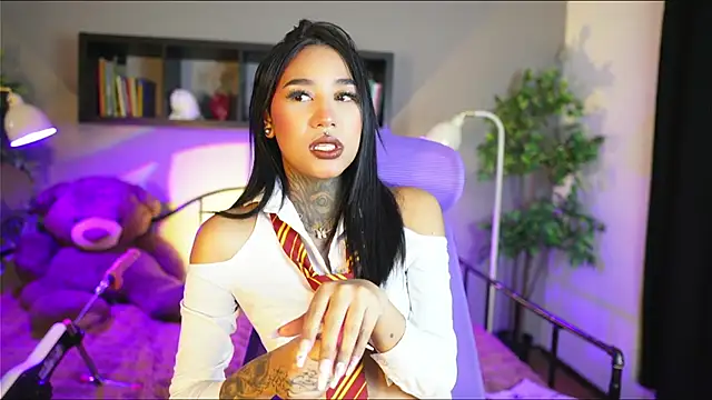 Snapshot of Anaya_olyx chatting on October 17, 7:00 am Anaya olyx online show from October 17, 7:00 am