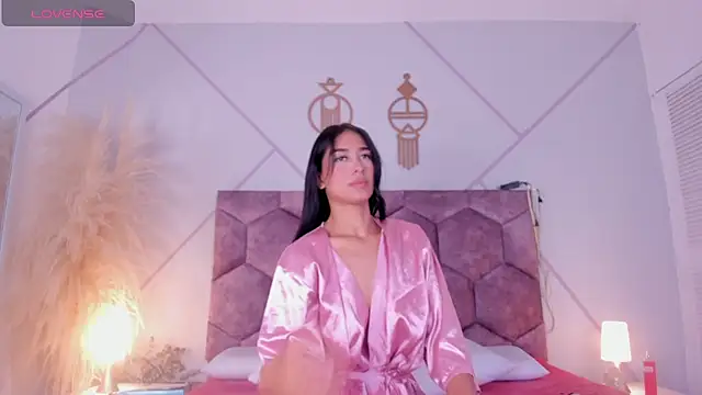 nicol giraldoo online show from April 28, 3:43 am