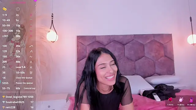 nicol giraldoo online show from July 15, 10:31 am