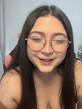 valentinauwu online show from July 23, 7:44 pm