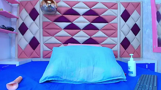 abbyrouss  online show from September 23, 4:21 am