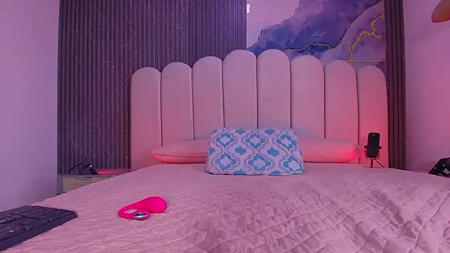 abbyrouss  online show from July 11, 3:28 am