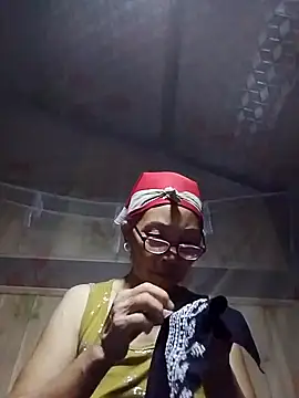 Snapshot of -Xuka-200 chatting on October 7, 1:37 pm -Xuka-200 online show from October 7, 1:37 pm