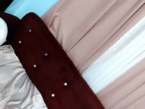 Selena Lust90 online show from March 23, 12:50 am