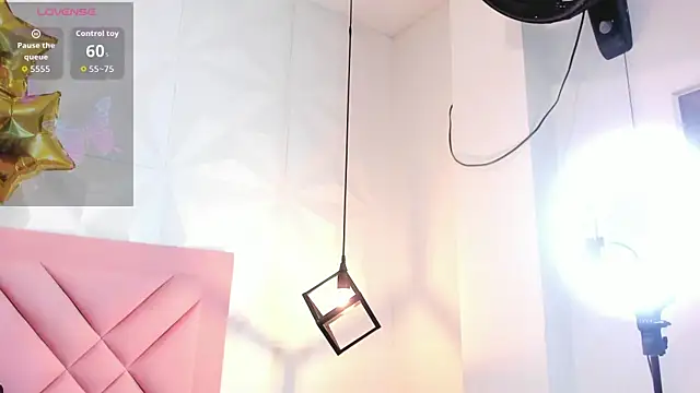 Caroline daring online show from July 9, 1:24 pm