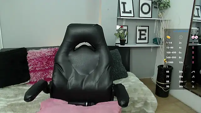 KendallWood  online show from July 5, 3:57 am
