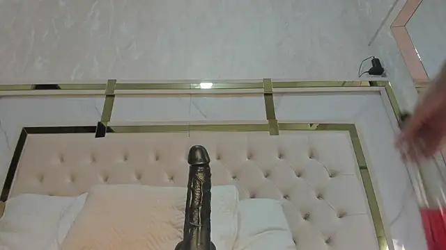 Cameron Hearts online show from November 29, 7:29 pm