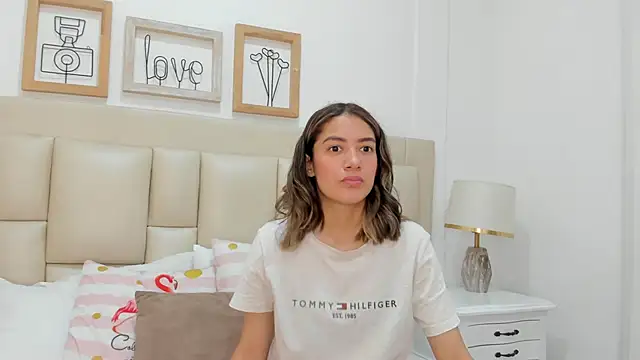 Skylerwhite02 online show from February 12, 7:48 pm