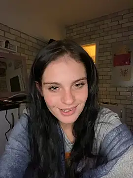 Snapshot of Camwithchlox chatting on October 15, 6:10 pm Camwithchlox online show from October 15, 6:10 pm