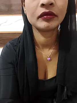 Itz Mayra  online show from November 17, 5:30 am