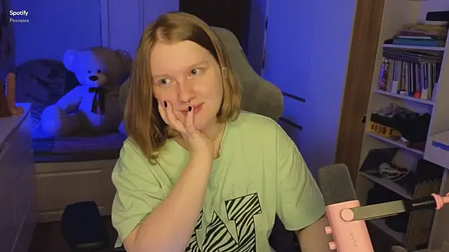 OliviaBlade online show from November 12, 2:37 pm