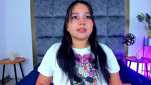 Snapshot of IvannaaVega chatting on October 3, 5:12 am IvannaaVega online show from October 3, 5:12 am