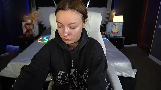 FoxyMayy online show from February 22, 9:10 am