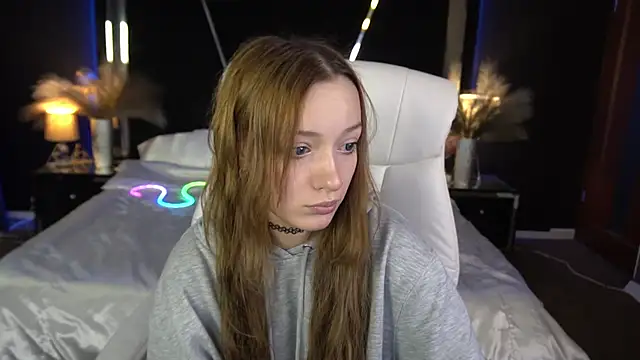 FoxyMayy online show from December 1, 3:15 pm