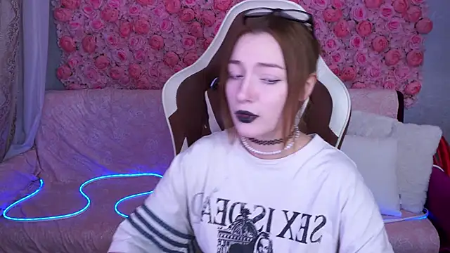 FoxyMayy online show from June 7, 8:04 pm